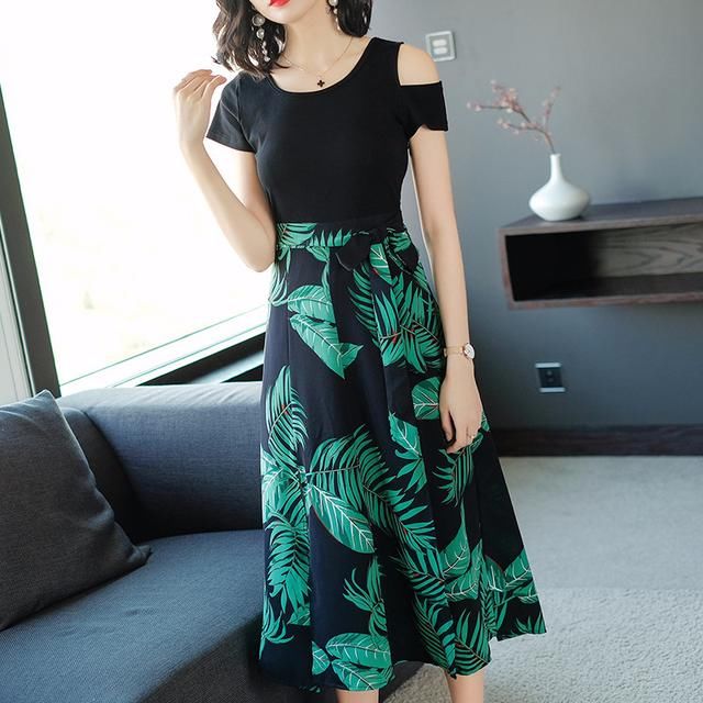 四五十岁女人身材伤不起，瞧瞧这裙子多么洋气，美的与众不同