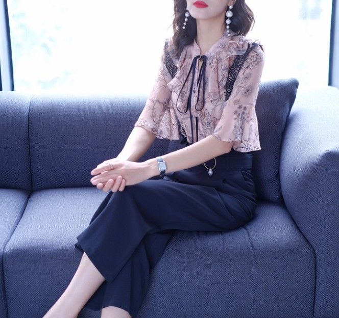 女人一旦过了40，别穿花里胡哨了，这样穿阔腿裤套装才显优雅美