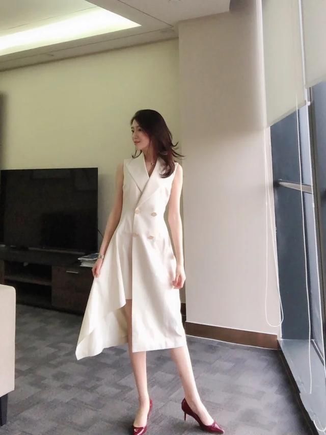  【没成】西装裙既美且飒，简约又隐含小心机，趁着还没成爆款穿起来吧！