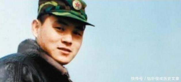 生死瞬间！28岁飞行员1.1秒救4000人壮烈牺牲，追悼会上补办婚礼