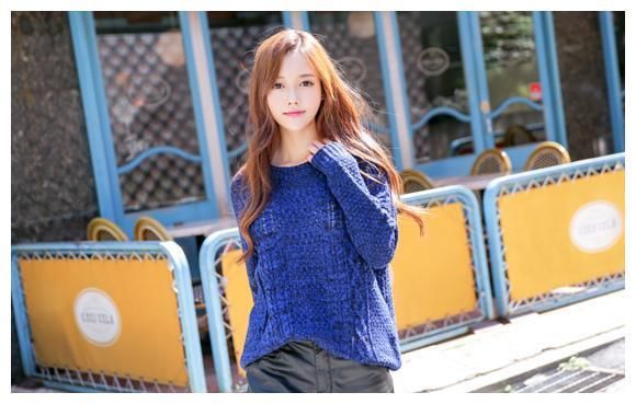 孙允珠黑丝袜:曼妙身姿增添女人味!