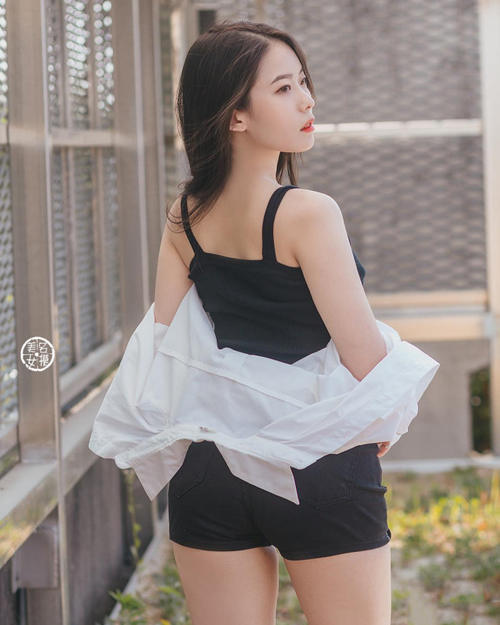 路人街拍，腿长的小姐姐真适合穿短裤吗？