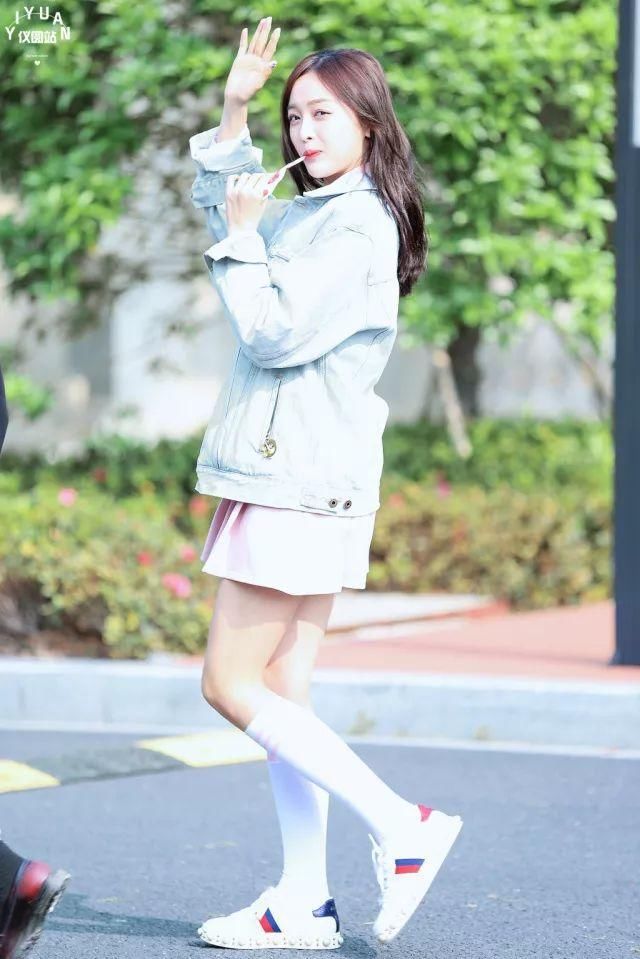 想变身元气少女不知道怎么穿?海南甜心吴宣仪手把手教你