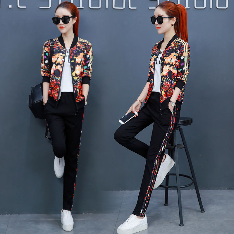 竟想不到!今年居然主流“金丝绒套装”，妈妈中秋穿回家人人夸