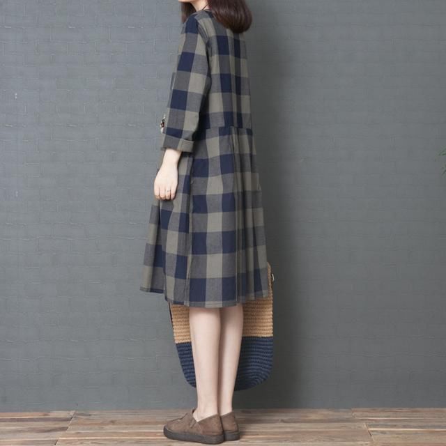 修身连衣裙,让你在秋天穿出去也是美美的,非常显瘦,清新淡雅