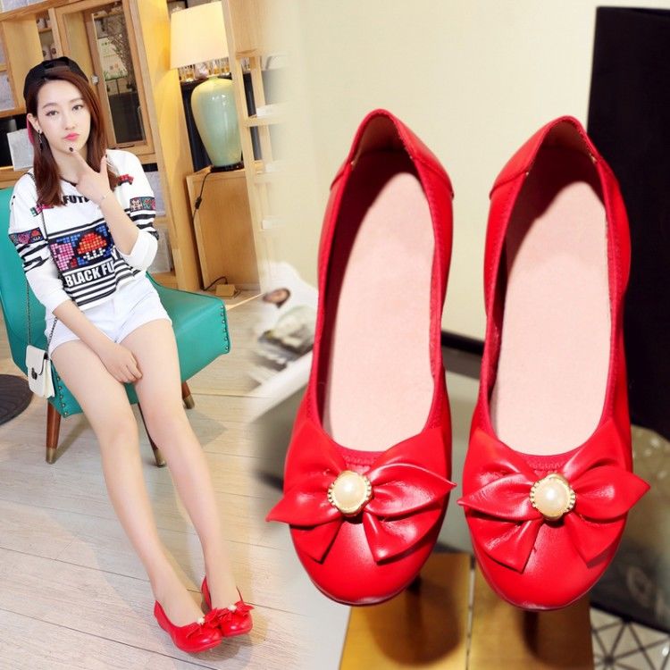 9月把高跟鞋全扔了吧，今年流行穿:船鞋/瓢鞋!洋气显瘦高美