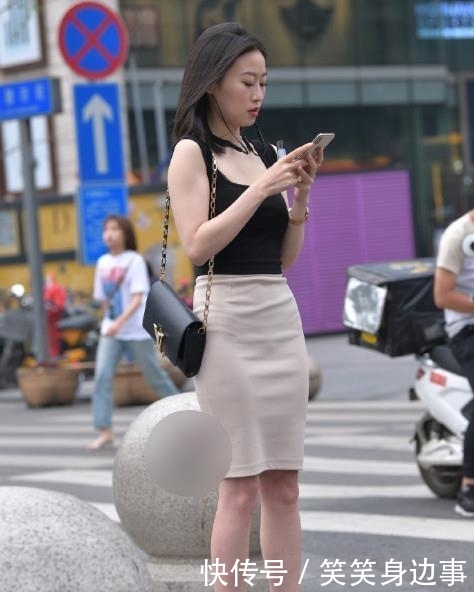  [出门在外]掇影: 美女, 出门在外, 请注意你的穿着