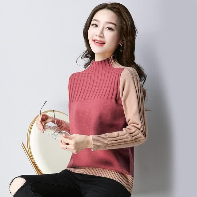 女人尽量别要的打底裤配大衣，今年流行这样的针织衫，美翻了！