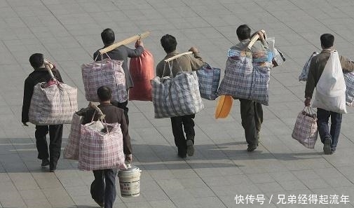 农民打工才一个月，现在又加入“留守大军”，为啥？老农说出实情