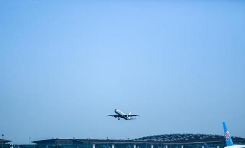 朋友坐飞机去旅行可以祝福一路顺风吗？机长来告诉你答案