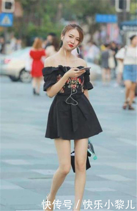 [ 气质]仙女般的气质，哪一位最美，街拍：羞涩可人的小姐姐