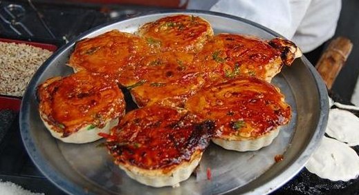 『游客』冬天旅游不能少了河虾炒饭,新鲜河虾搭配上好大米,游客都夸赞
