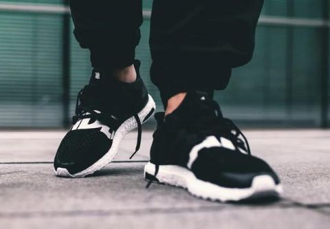  『回归』2017年爆火的UNDEFEATED x Nike AirMax97，将携三个新配色回归！