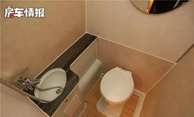 难度:这款房车外观低调配置丰富,还是自动挡驾驶无难度,适合3口之家