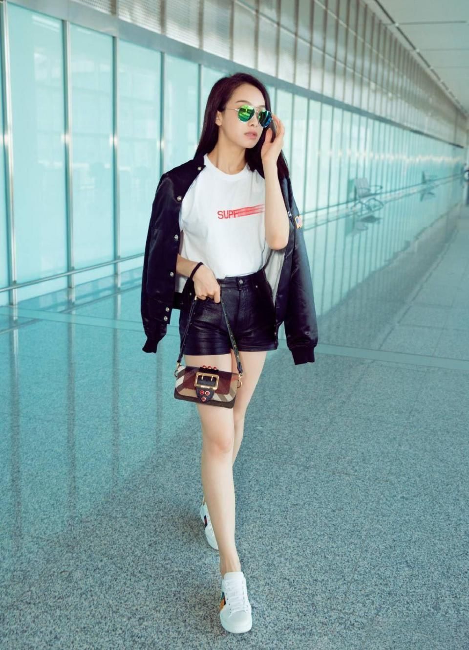 宋茜把“安全出口” 背身上,网友:以为是青铜,没想到是个王者