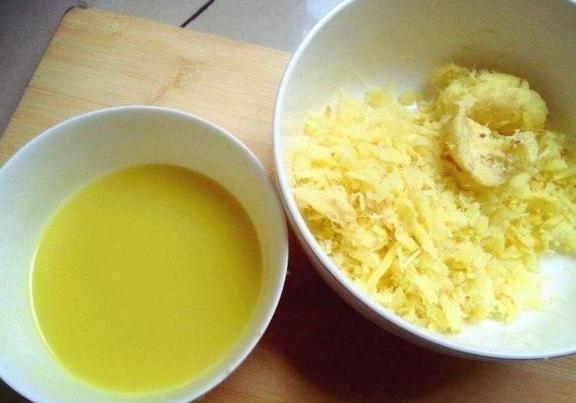 生姜这样用来涂脸，醒来后抹，65岁大妈脸似18岁