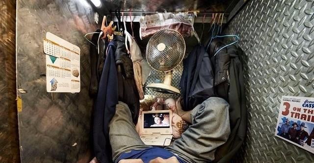  【蜗居】香港一家三口仅住8平米, 4平米房屋比比皆是, 看后让人