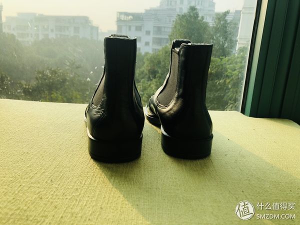 敲代码的小仙女的日常晒鞋 篇三:这双ECCO的雕花切尔西靴真好看