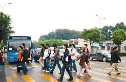  #不服#开车和不开车的人到底有何差距？老司机：不服都不行