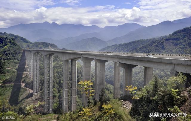 中国藏在深山的宏伟大桥，叫不出名字却让人叹为观止