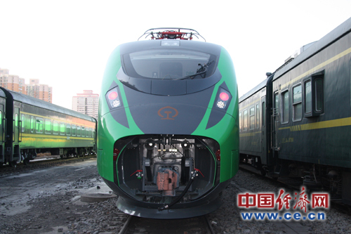 探访动车”绿巨人”:时速160公里动力集中动车组即将上线