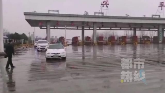  「黄金首饰」十公斤黄金被盗，价值373万！男子指认埋藏地点时，现场令人震惊