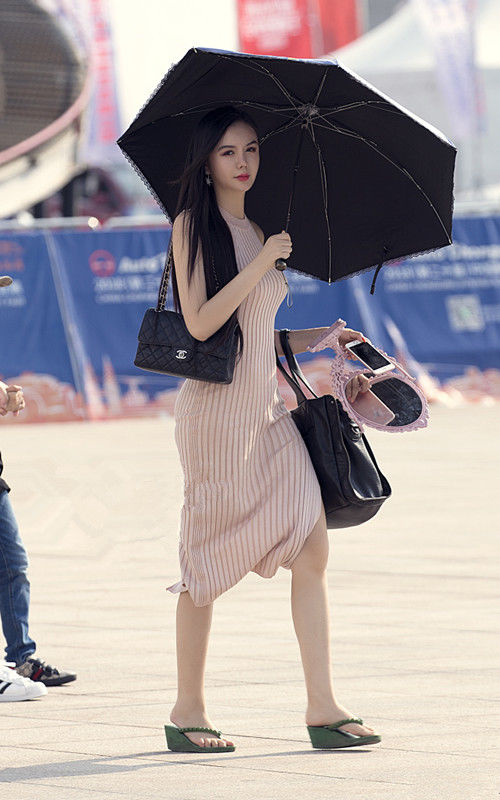 重庆街拍:旗袍连衣裙中长款，长袖格子棉麻民国风，复古版改良