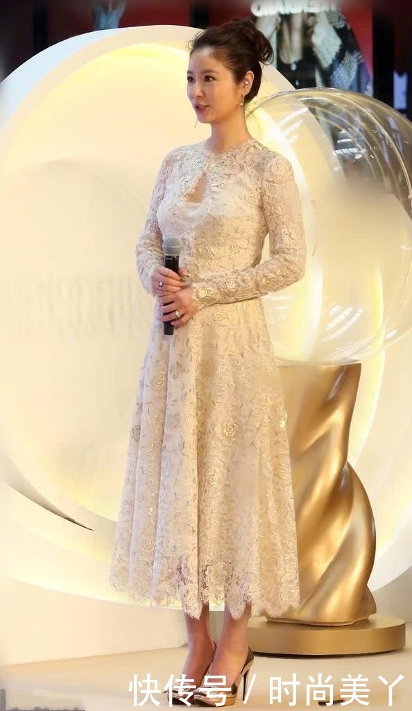 林心如穿白色连衣裙重返二十岁，少女路线很养眼，霍建华赚大发了