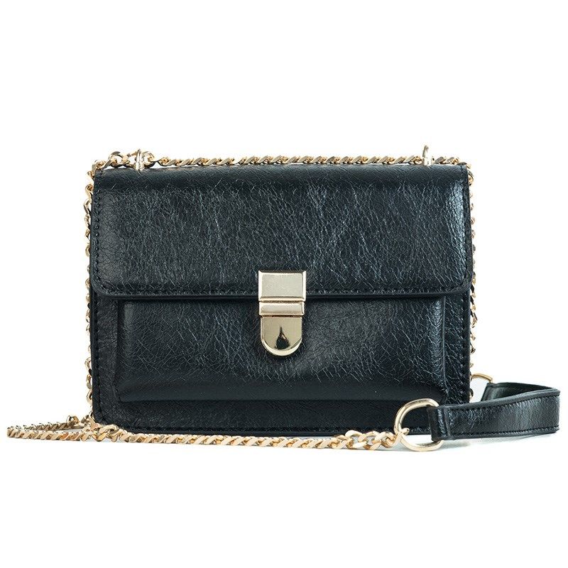 出门旅游看见好多美女都背了这样的包，稀罕坏了，一回来就下手了