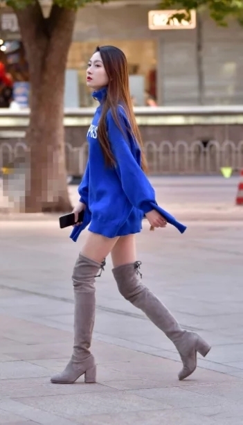 有型|街拍:个性前卫的美女,显得挺拔有型