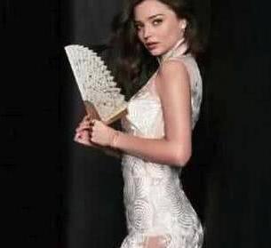 旗袍只适合小骨架？看到超模米兰达可儿旗袍装时，我沉默了