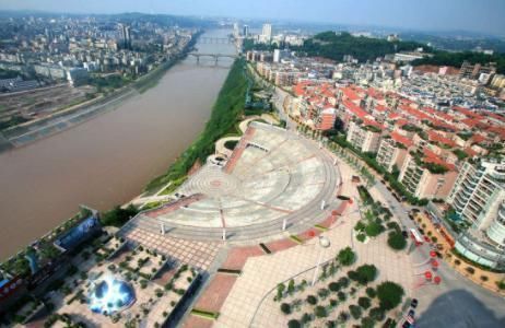 四川最气愤的城市:每年接待游客近五千万,却火车高铁一个都没有