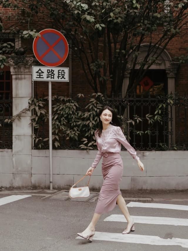 适合■又到了穿裙子的季节，想要凹出法式优雅，这些鞋子绝对适合你