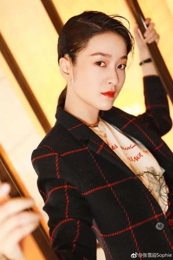 围观| 唐嫣美出新高度，林允少女感全无?6月女星妆容你Pick谁