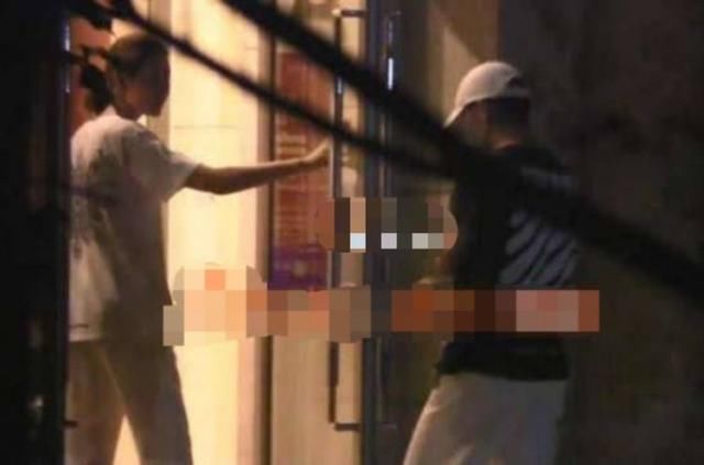 王宝强新恋情曝光被炒成复合阴谋论，离婚两年马蓉个头长成超模?