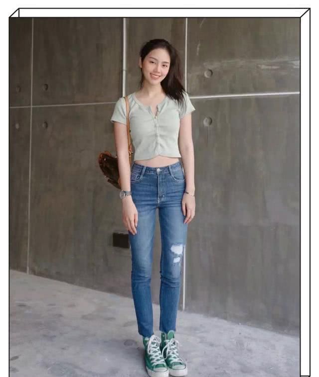  『穿成』为什么直男抵抗不了“又纯又欲”的女孩？因为穿成这样，真的超A