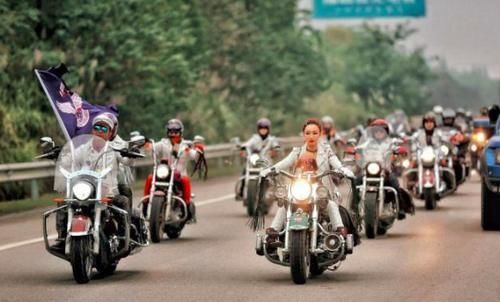  摩托车：全国第一大摩托车展会，玩摩托他们是认真的，你想来参