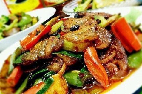 「家常菜」西兰花油豆腐,蒜香回锅肉,豉香带鱼的做法这几道家常菜的做法