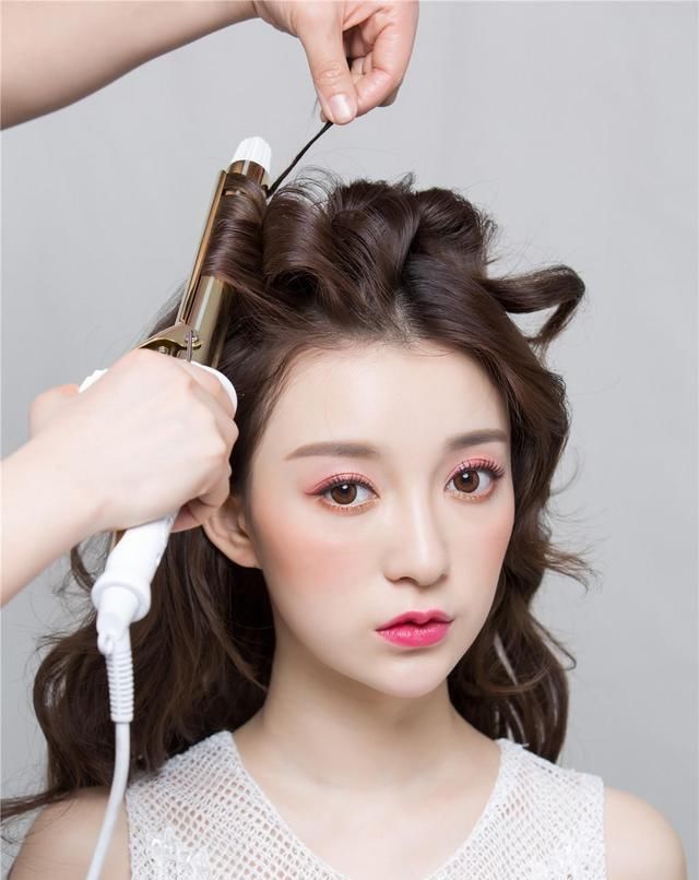  「好看」小姐姐教大家盘发教程,方便快捷还好看