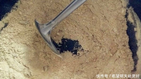  『试试』狂拉小杂鱼，试试这几种钓法鲜为人知的钓法，晚春使用效果最好！