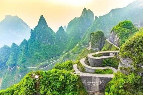 如果一生只去一次湖南，那走这条路线就够了，霸占湖南大半的美