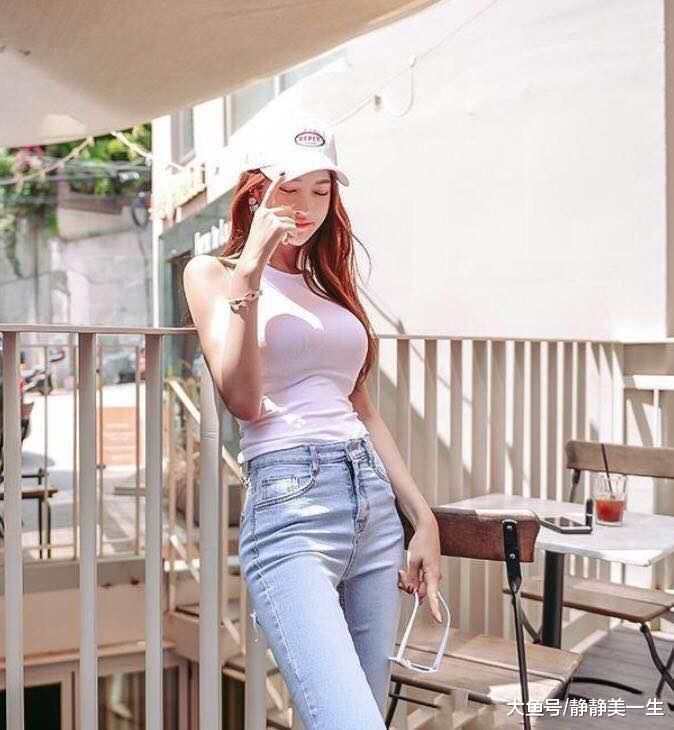 不吸烟的女孩儿也要穿上最流行的烟筒裤!