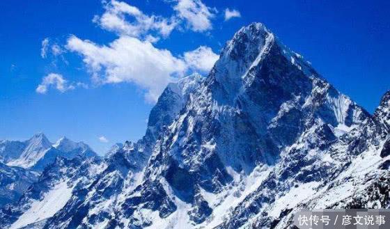 喜马拉雅山深处冰川融化, 露出“神秘”的湖泊, 湖中东西让人害怕