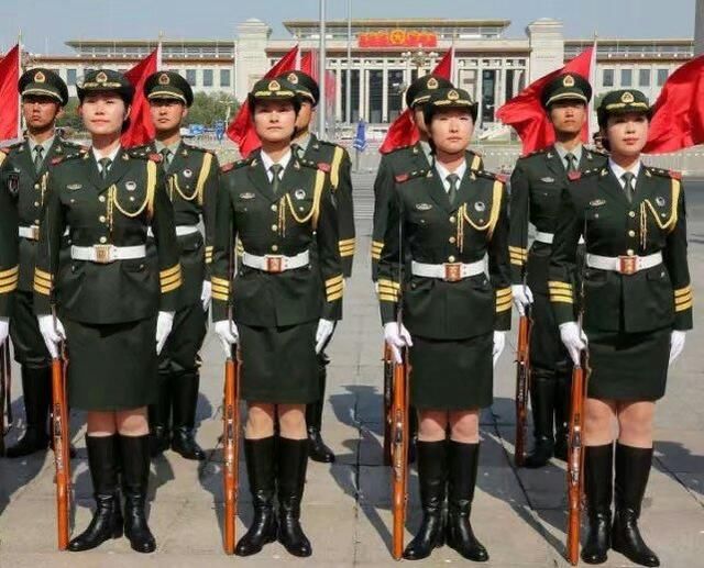 我国仪仗队女兵要求严格,身高美貌学历无一例