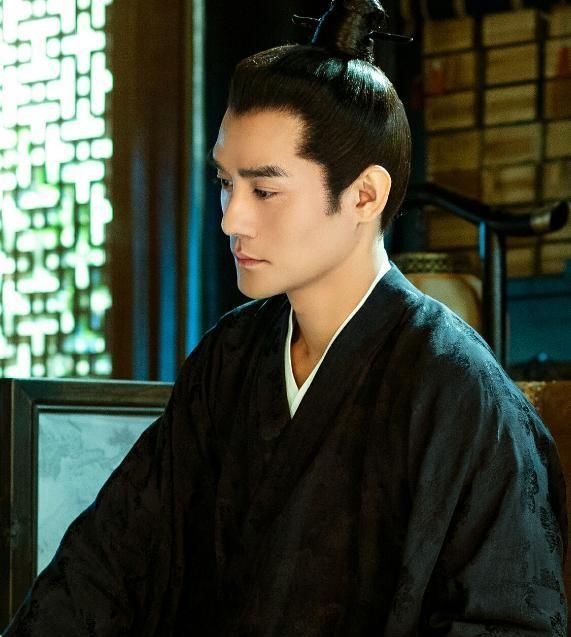 皇帝@《琅琊榜》里这两位，新剧题材“撞衫”，一个演皇帝，一个做娘娘