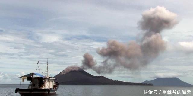 列岛沉没成真！印尼火山爆发，炸掉自身23体积，高度削掉200米