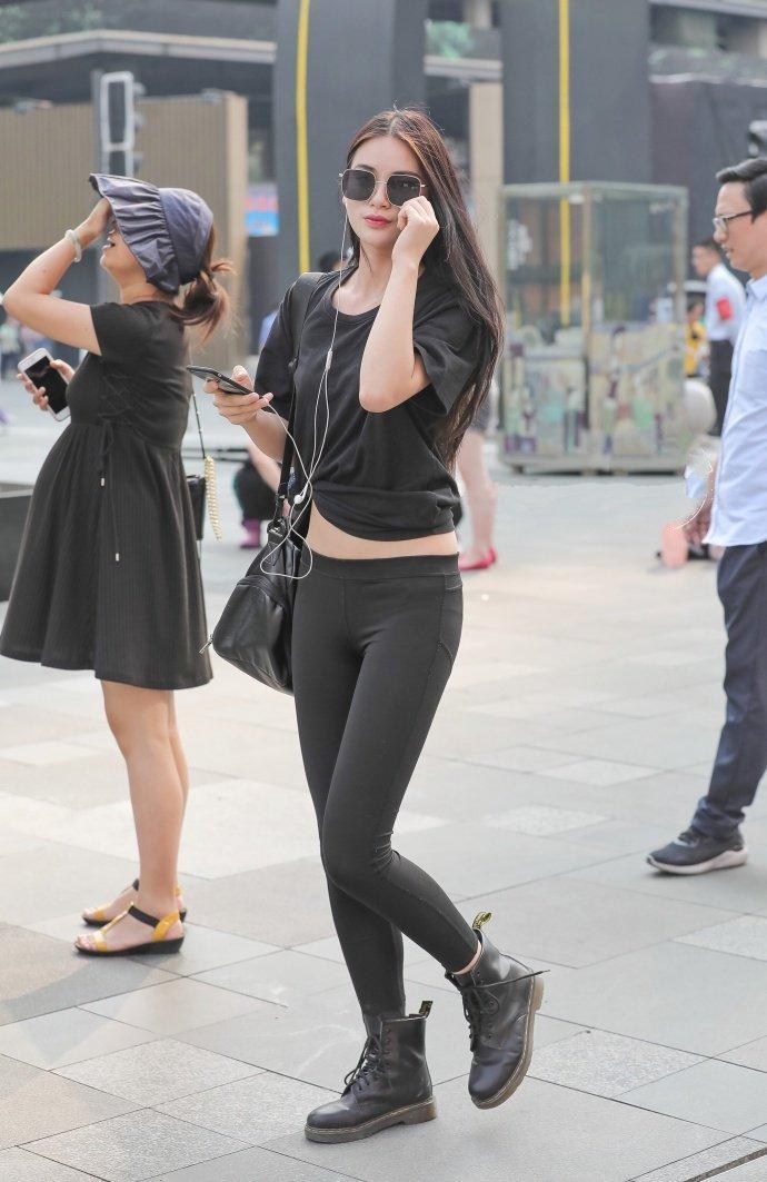 平角裤穿出自信与迷人, 尽显凹凸身姿, 很有欧美范!