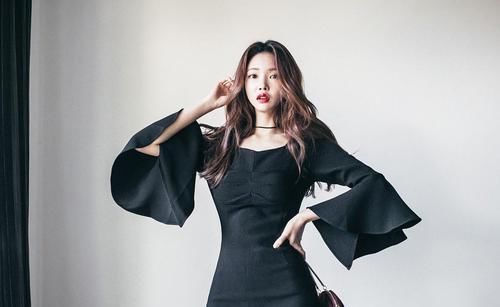  『顾盼』黑扇子连衣裙,潇洒的美少女,愿你失去顾盼多情