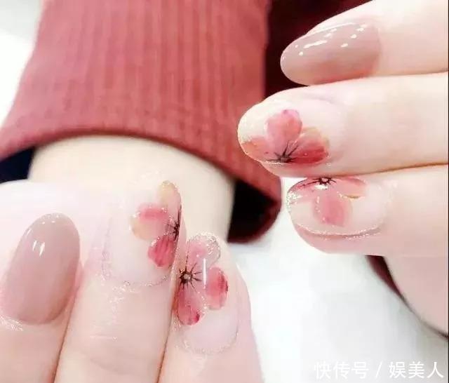  适合■汉服小姐姐适合搭配哪种美甲？收藏起来，让美甲师做给你看吧