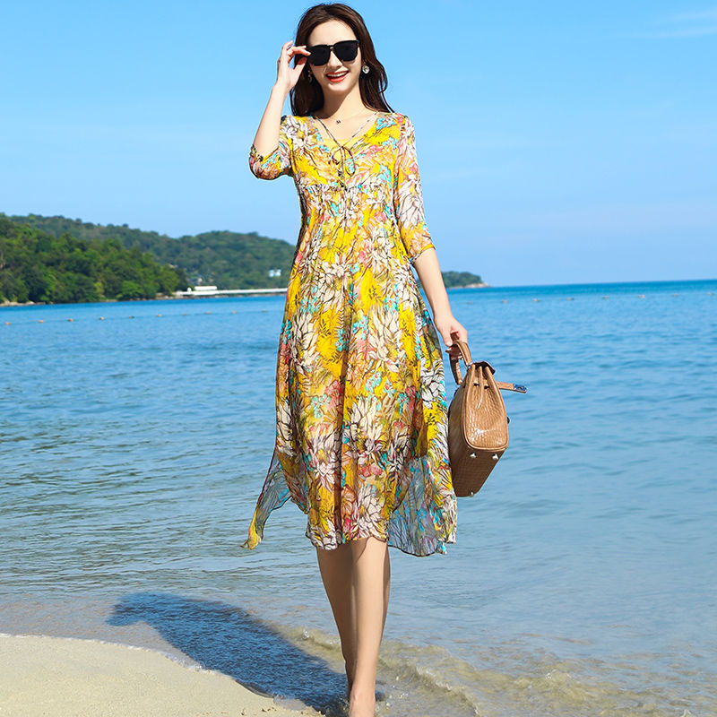 厉害了，老婆越来越会穿!优雅气质裙+高跟鞋，美到让人招架不住